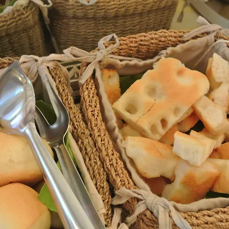 로칸다 일 마에스트랄레 몬테로소 알 마레