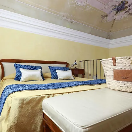 ホテル ロカンダ イル マエストレル 3*